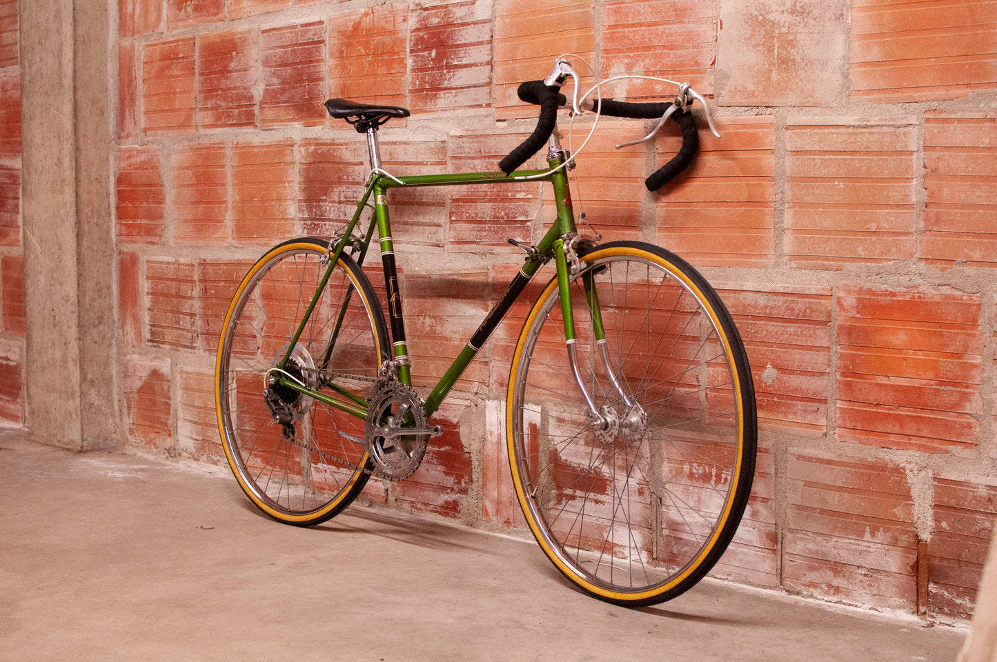 Raleigh Grand Prix Vintage Road Bike, 59 cm/XL, Green, gold and black