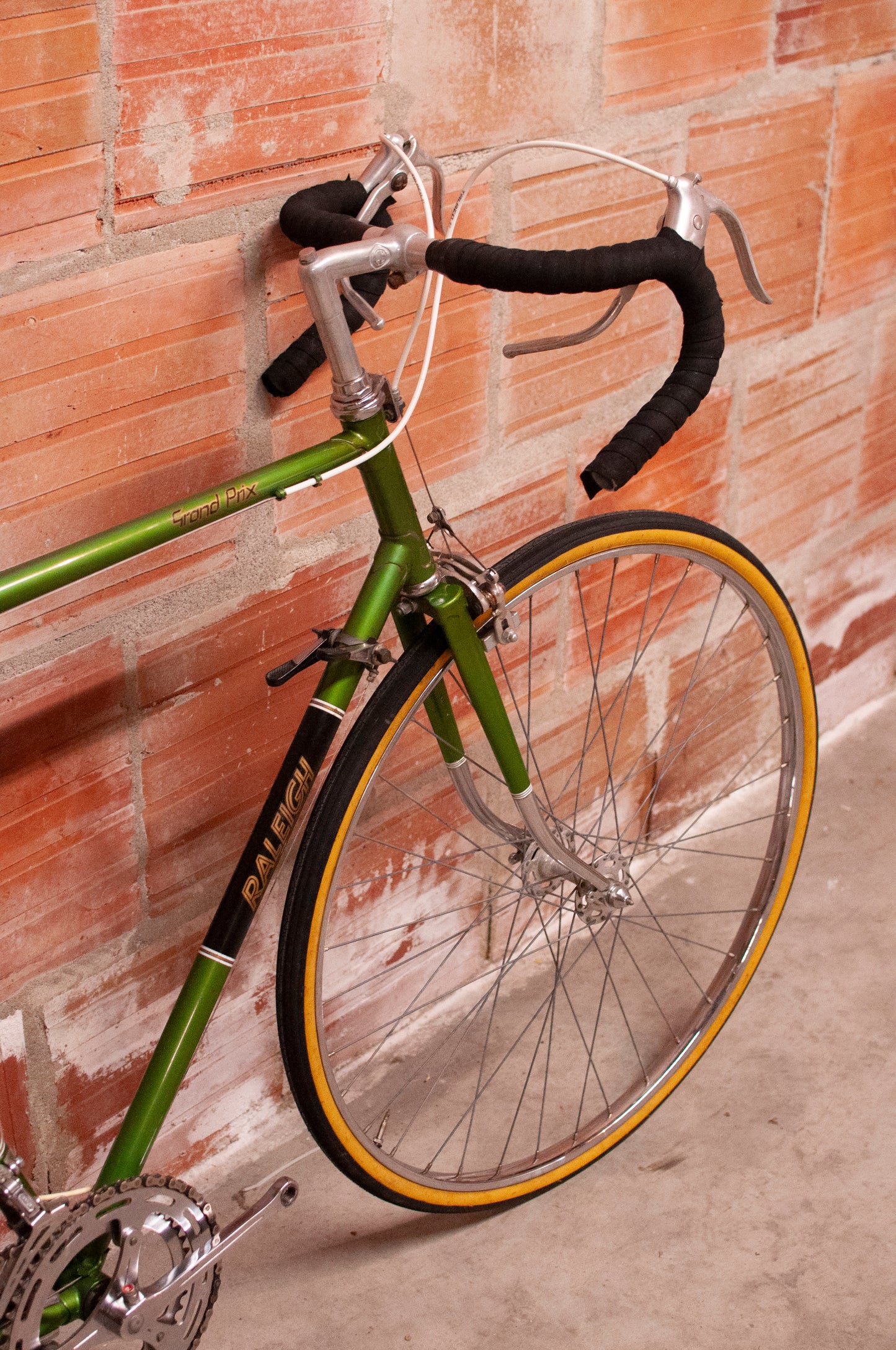 Raleigh Grand Prix Vintage Road Bike, 59 cm/XL, Green, gold and black