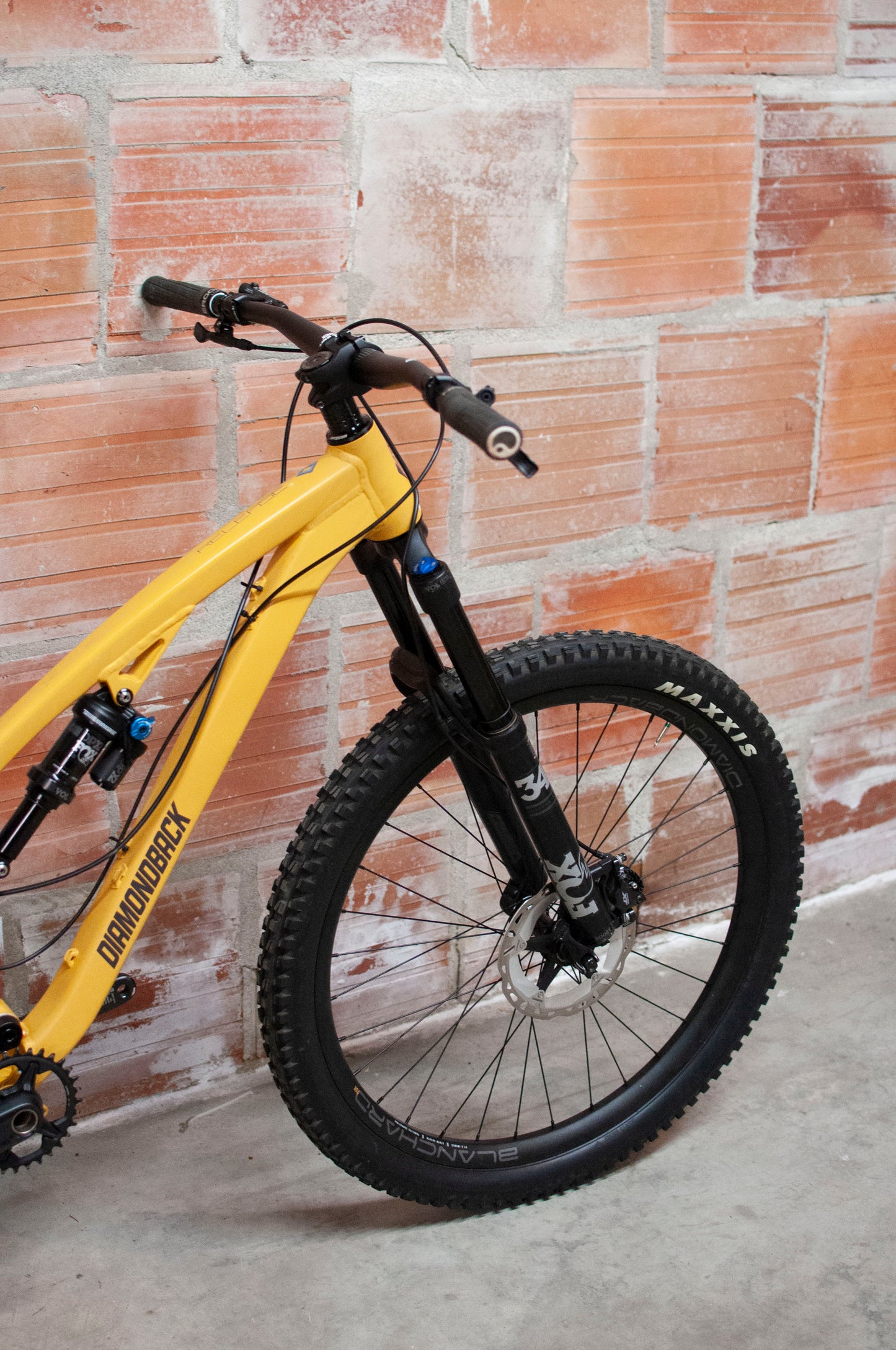 Diamondback Release 3 Full Suspension Mountain Bike, MD, Mustard