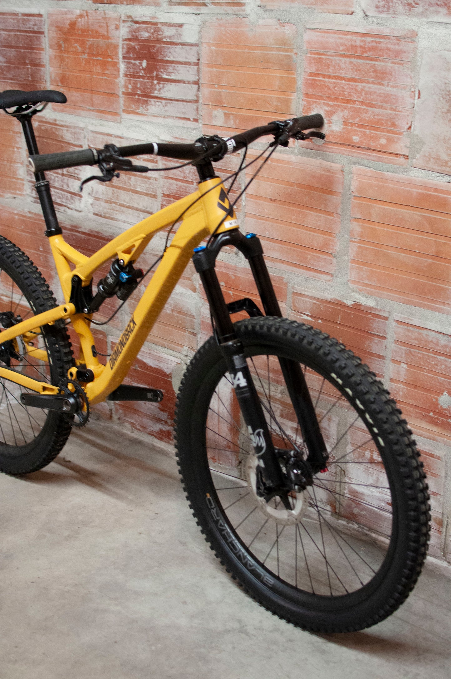 Diamondback Release 3 Full Suspension Mountain Bike, MD, Mustard