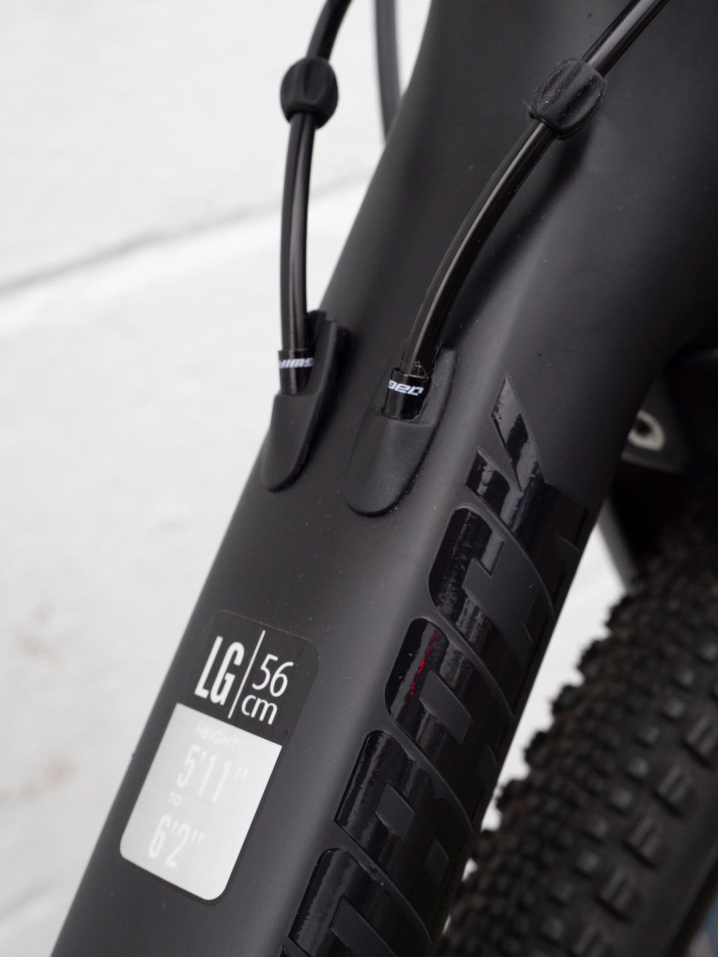 2019 Diamondback Haanjo 7C Carbon Fiber Gravel Bike, Matte Black, Large/56cm (unused display bike)