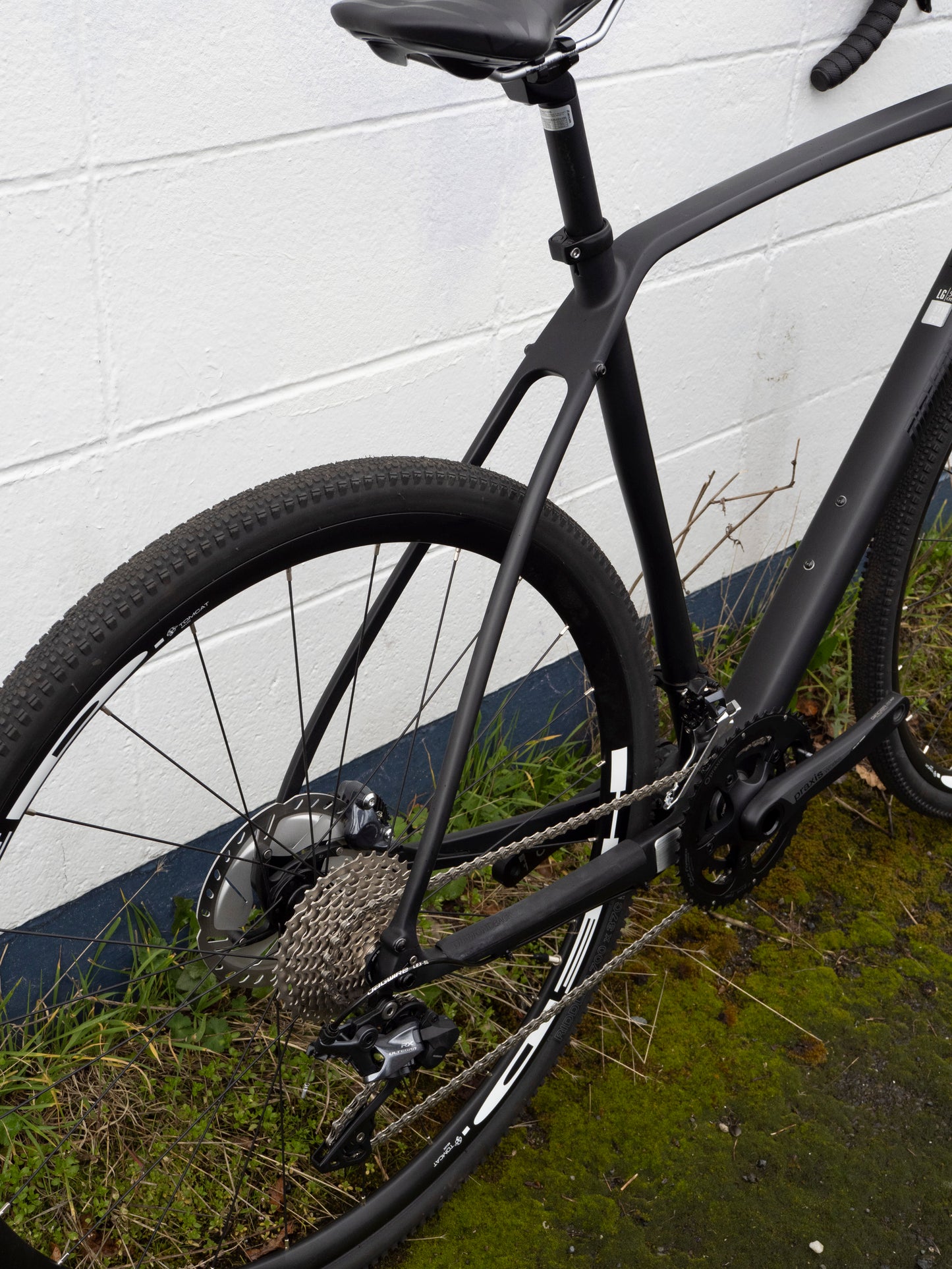 2019 Diamondback Haanjo 7C Carbon Fiber Gravel Bike, Matte Black, Large/56cm (unused display bike)