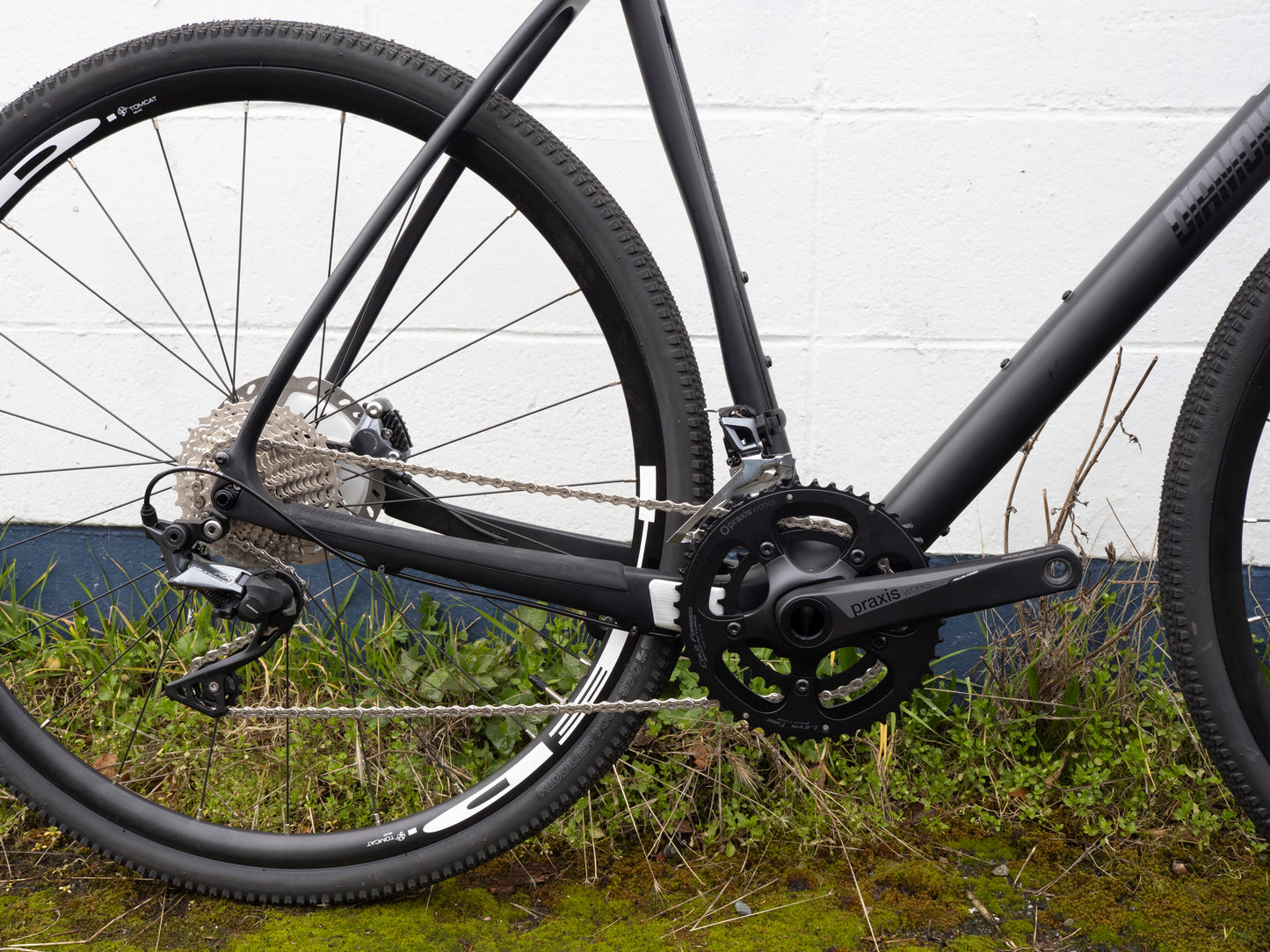 2019 Diamondback Haanjo 7C Carbon Fiber Gravel Bike, Matte Black, Large/56cm (unused display bike)