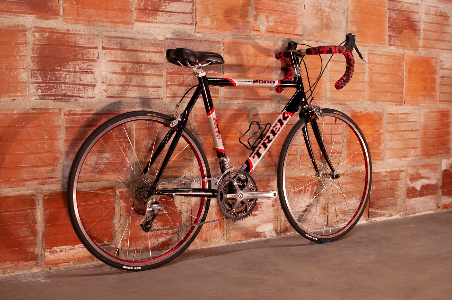 Trek Alpha Series 2000 Aluminum Road bike, black, silver & red, 52cm/Small