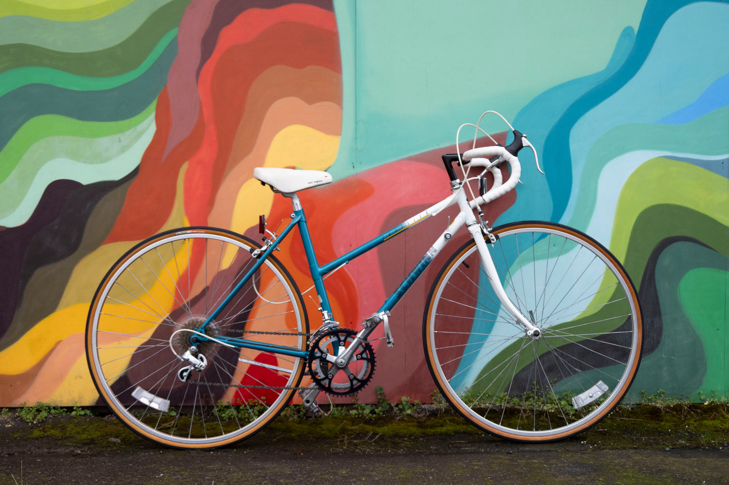 1988 Schwinn Traveler Vintage Road Bike, Step-Through, 19in/49cm, Teal Green & White Fade