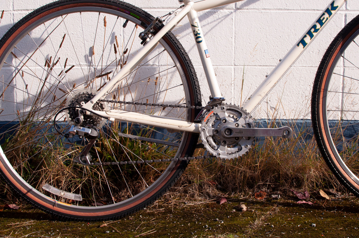 90s Trek 730 Multitrack Steel Hybrid bike, Pearl White & Navy Blue, 39cm/XS