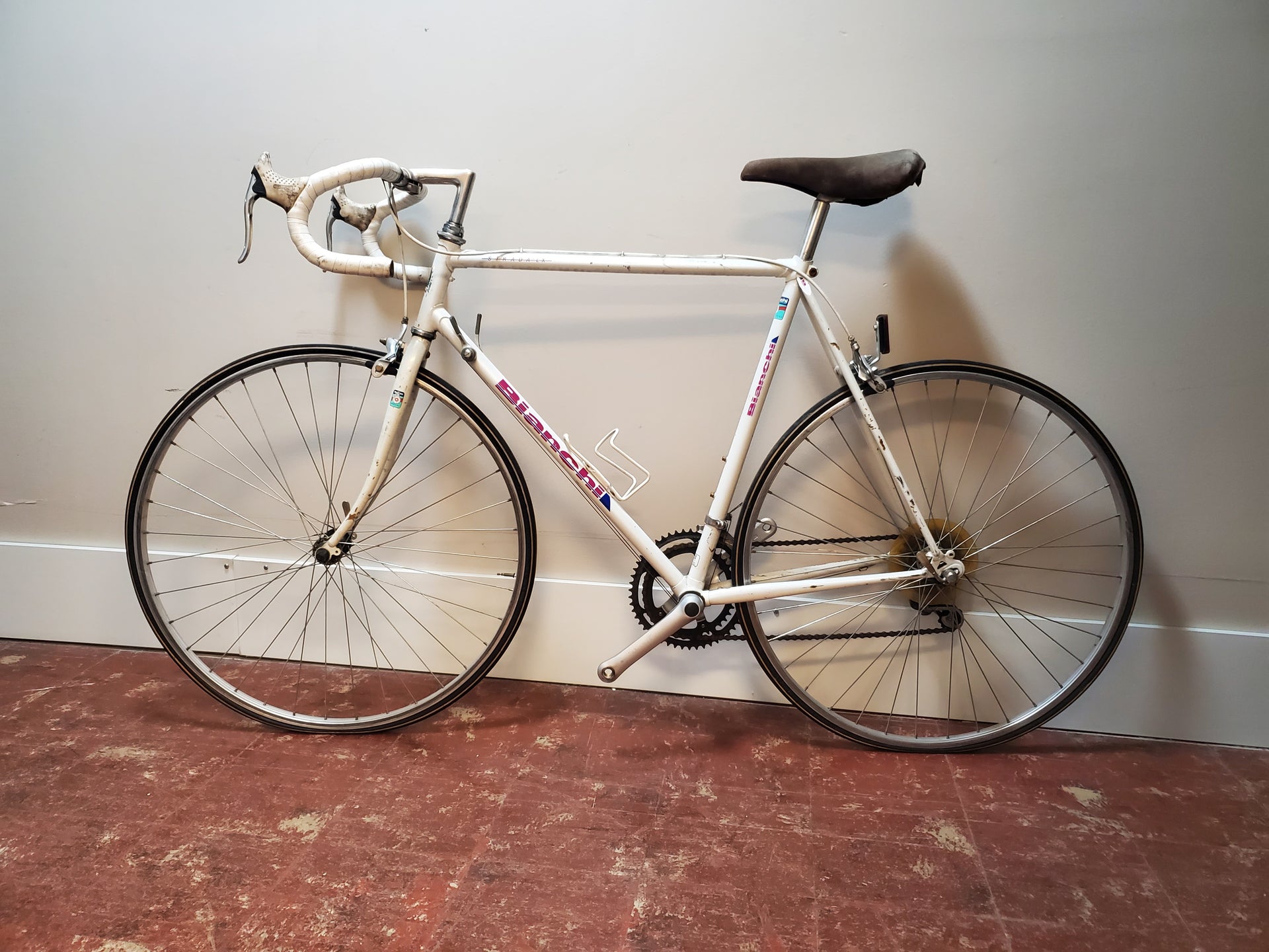 Bianchi Strada LX, 61cm Vintage Road Bike, White Bianchi Strada LX, 61cm Vintage Road Bike, White