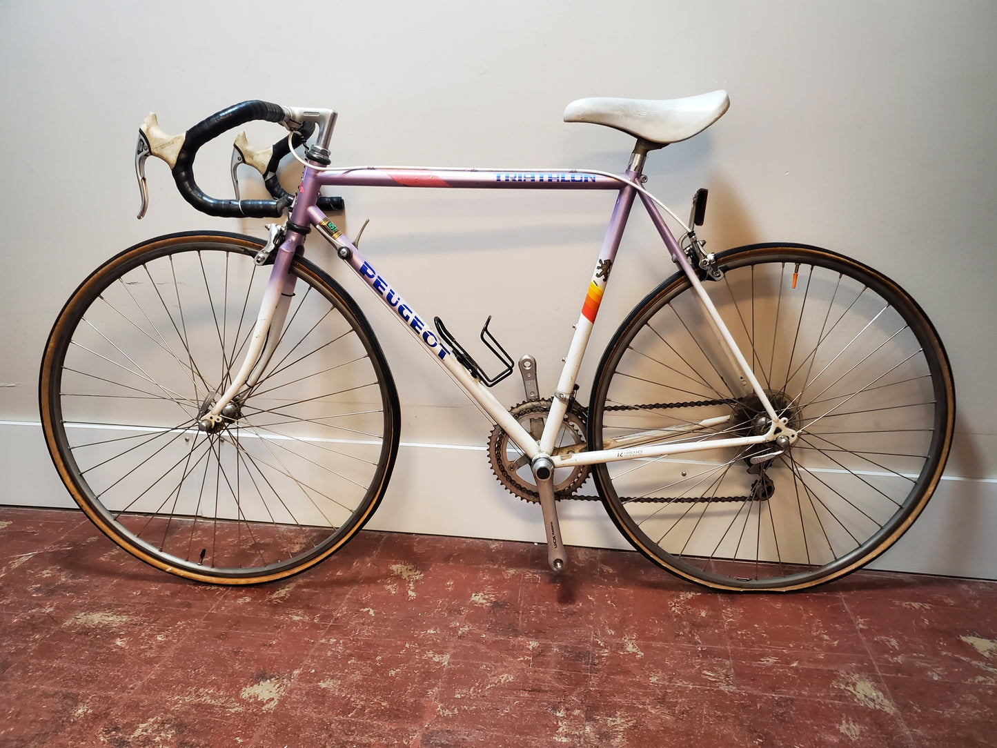 Peugeot Triathlon, 57 cm Vintage Road Bike, Purple/White