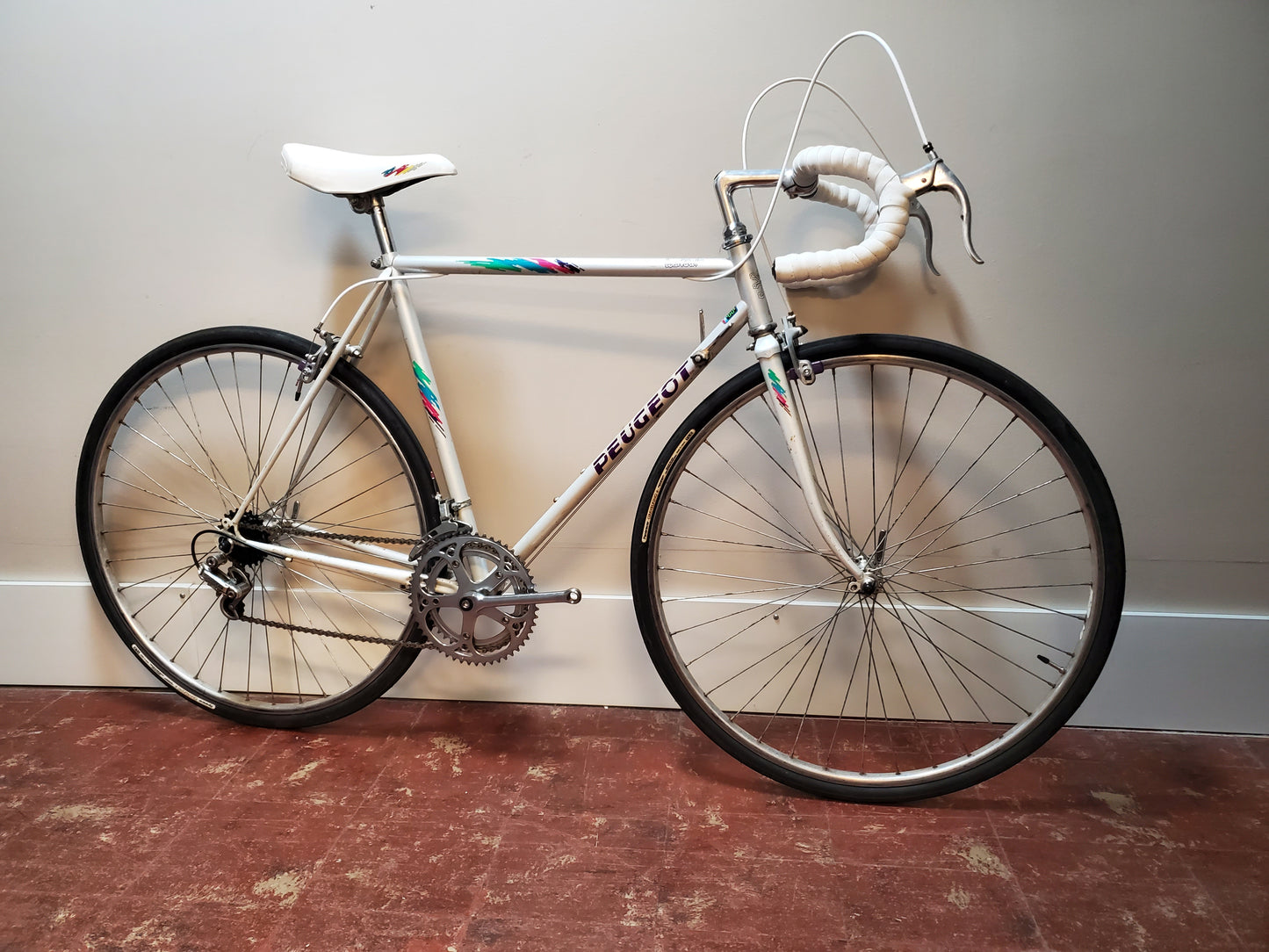 Peugeot Vintage Road Bike, 56 cm, White