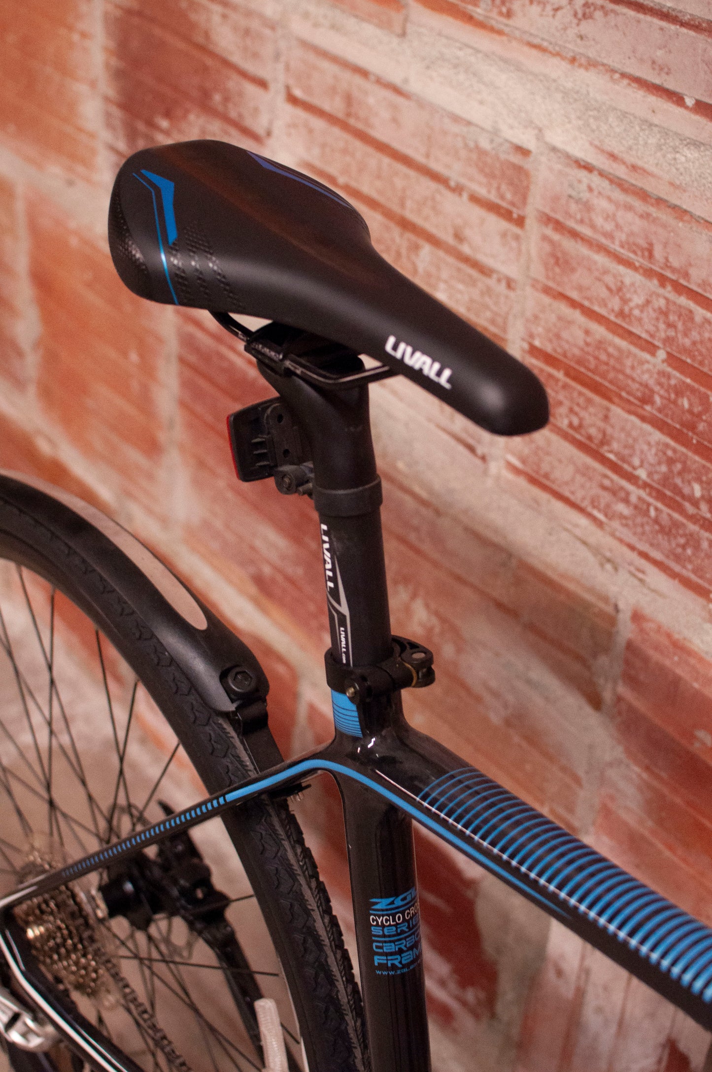 Livall Mustang Carbon Smart Cyclocross Bike, Black and Blue, 47 cm