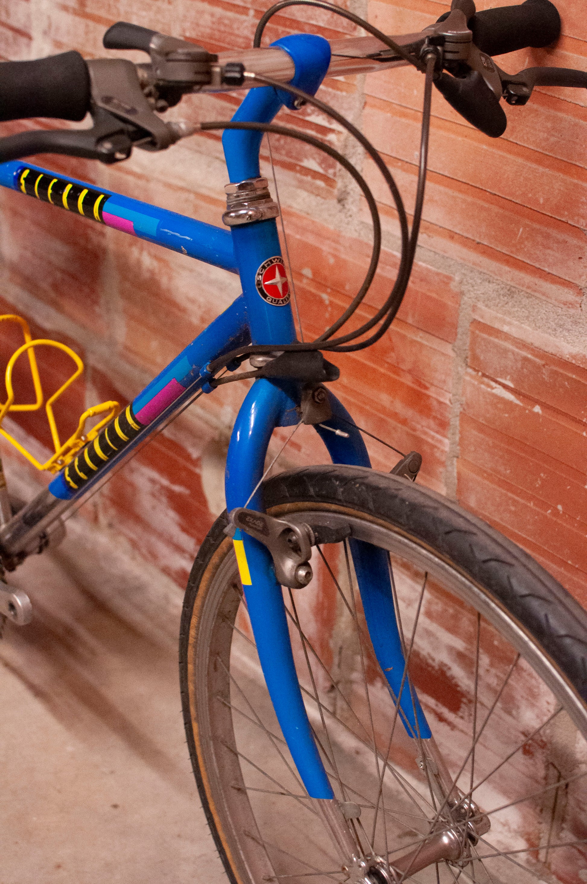 Schwinn Sierra Commuter Bike, Blue & Yellow, 44 cm – Cycle & Coffee Schwinn Sierra Commuter Bike, Blue & Yellow, 44 cm – Cycle & Coffee