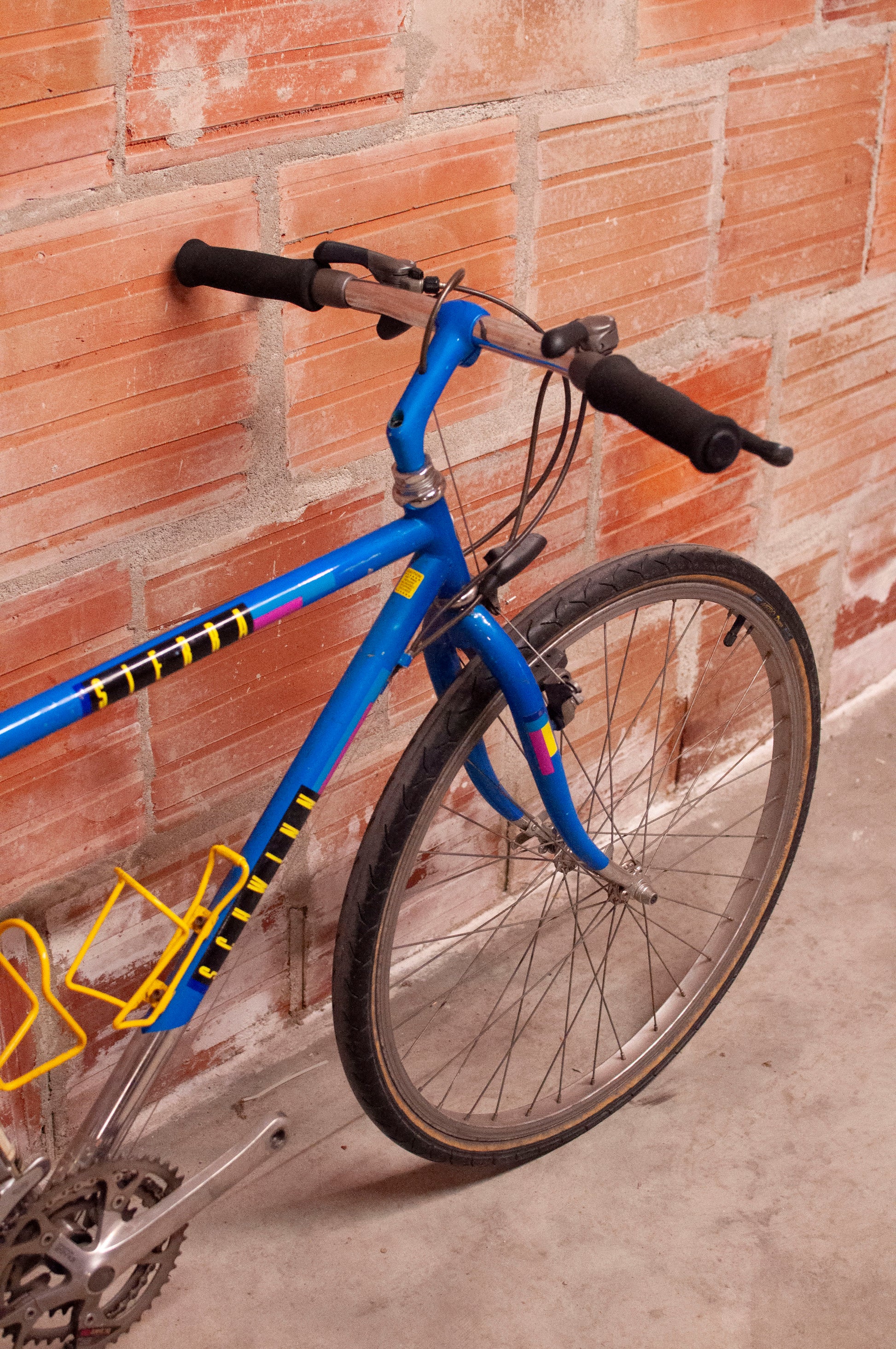 Schwinn Sierra Commuter Bike, Blue & Yellow, 44 cm – Cycle & Coffee Schwinn Sierra Commuter Bike, Blue & Yellow, 44 cm – Cycle & Coffee
