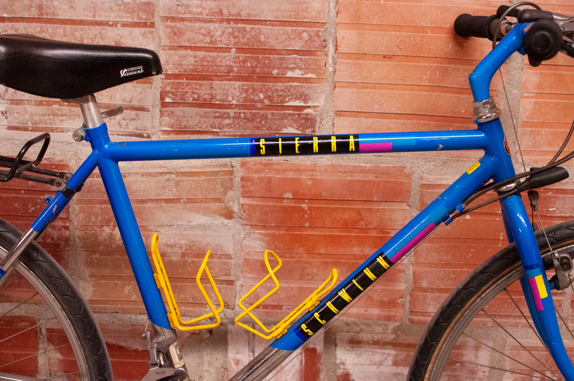 Schwinn Sierra Commuter Bike, Blue & Yellow, 44 cm – Cycle & Coffee Schwinn Sierra Commuter Bike, Blue & Yellow, 44 cm – Cycle & Coffee