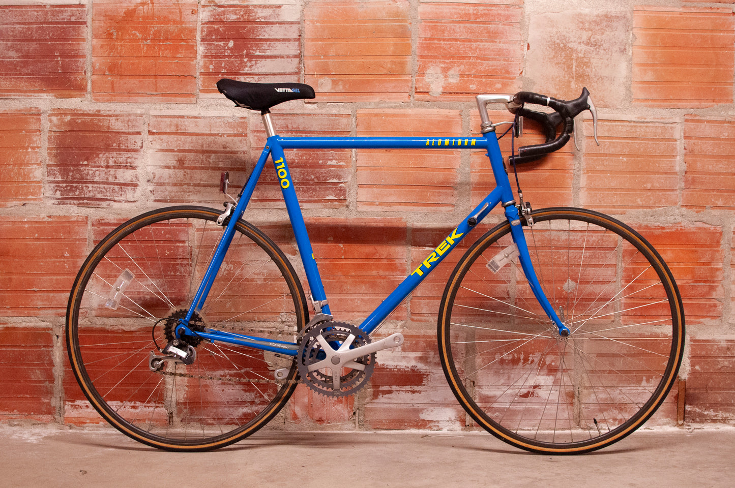 Trek 1100 Aluminum Road Bike, 61 cm/XL, Blue and Yellow