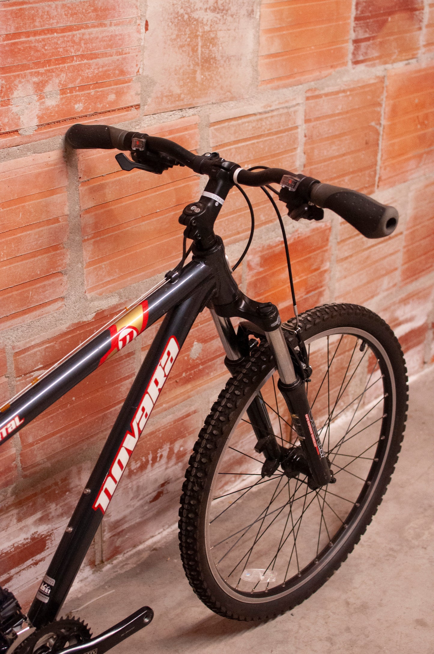 Novara Portal hardtail MTB, grey with black & red, 17 in small/medium