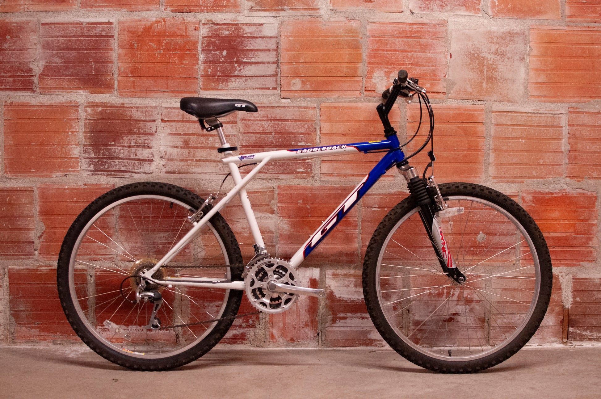 GT Saddleback Hardtail MTB, blue, white and red, 18 in/Medium – Cycle & Coffee GT Saddleback Hardtail MTB, blue, white and red, 18 in/Medium – Cycle & Coffee