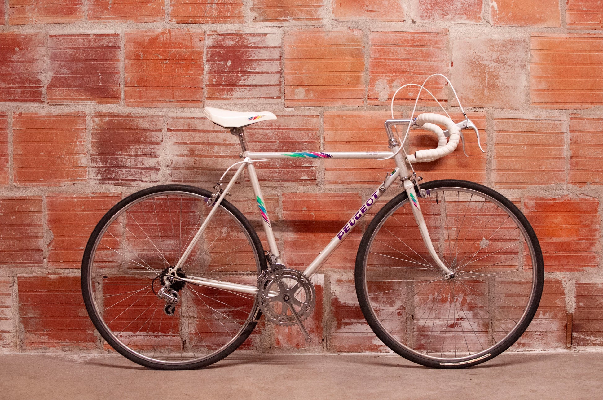 Peugeot Lautauret Vintage Road Bike, White Purple, 53cm/Large