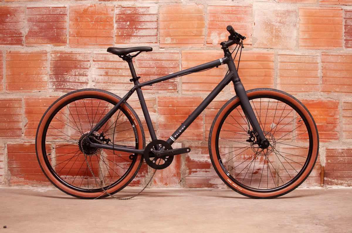 raleigh fitnessbike Redux 1 Commuter Bike, Black MD – Cycle & Coffee Berlin Warehouse | Upway off road desert bikes Farbe:GREEN-BLUE GLOSS