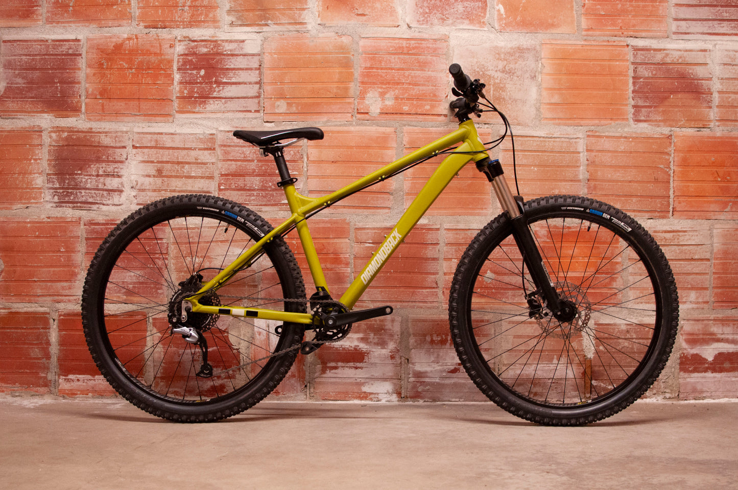 Diamondback Line Hard Tail Mountain Bike, Green, MD