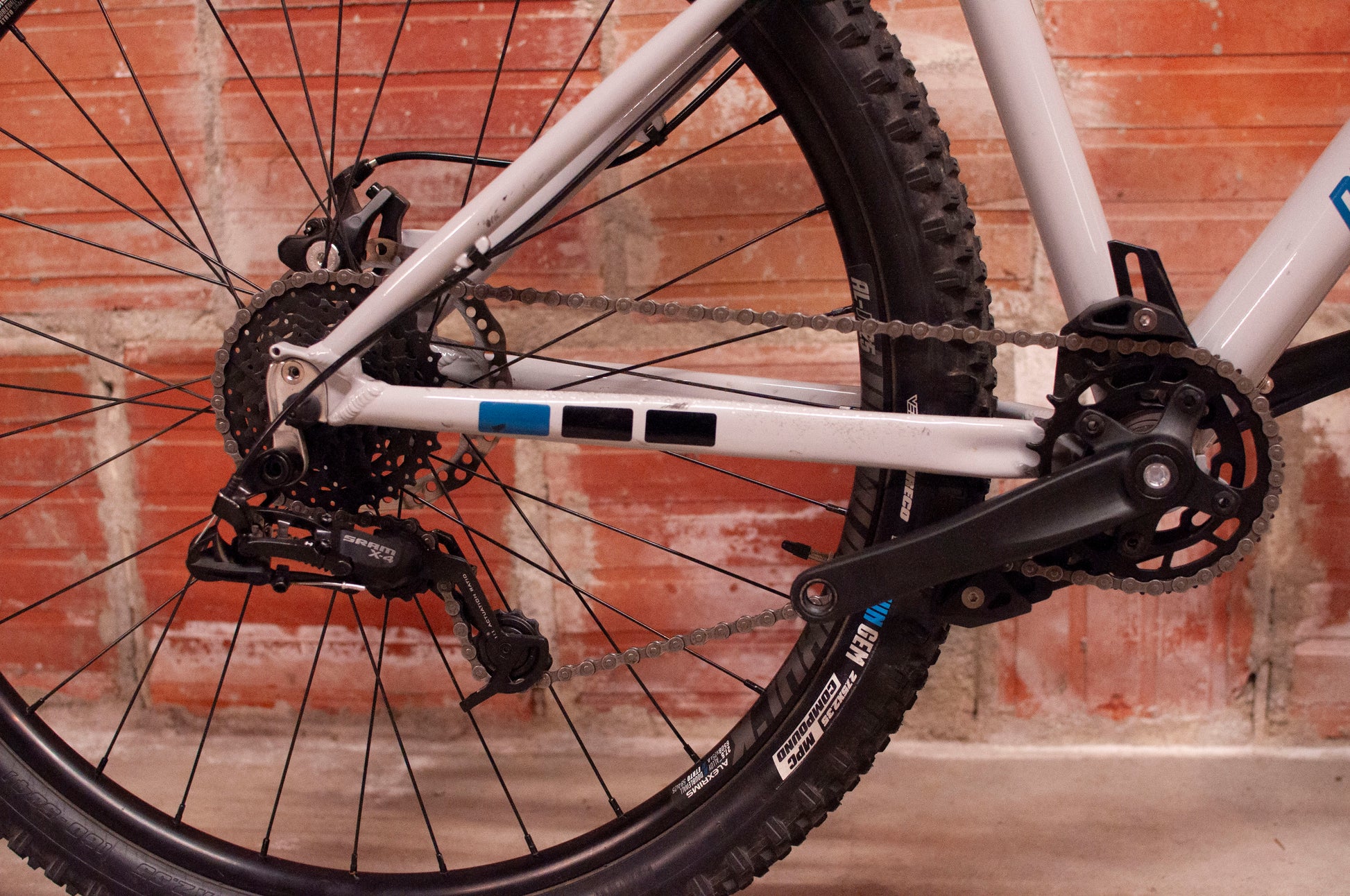 diamondback hook 27.5 weight Diamondback Hook Trail/All-Purpose Bike, Grey, MD – Cycle & Coffee