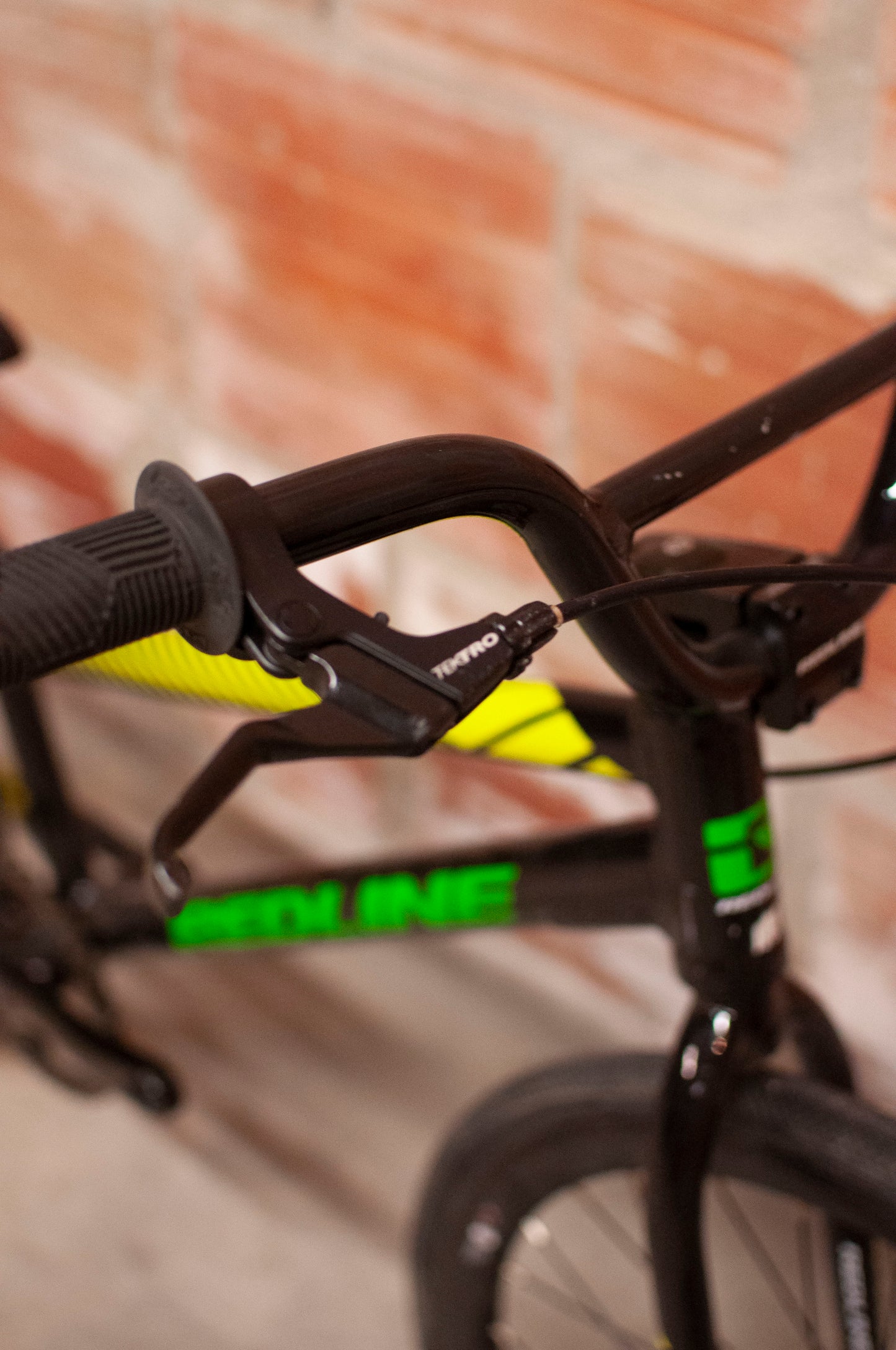 Redline MX Junior BMX Race Bike, 19 cm Black, Yellow, Green