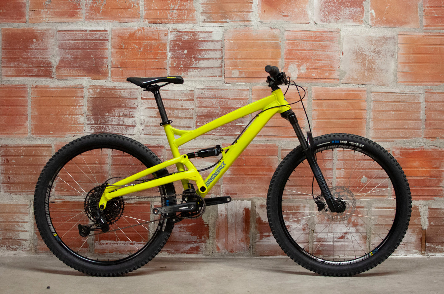 Diamondback Atroz Full Suspension Mountain Bike, MD/44cm, Yellow