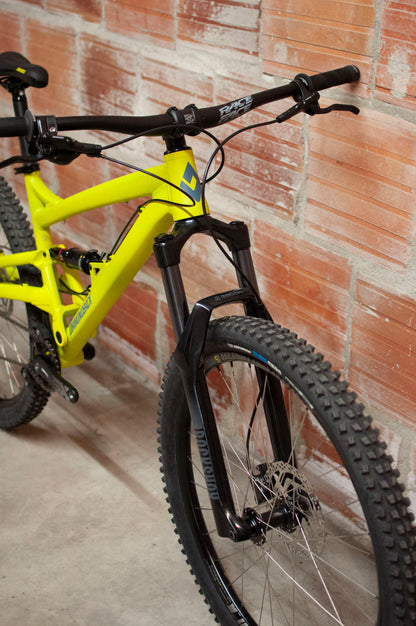 Diamondback Atroz 3 Full Suspension Mountain Bike, MD/44cm, Yellow