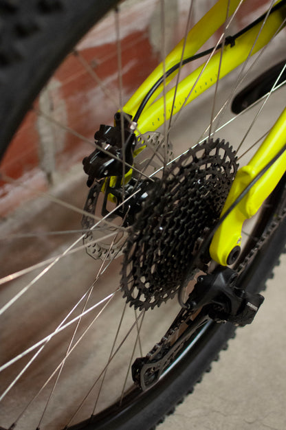 Diamondback Atroz 3 Full Suspension Mountain Bike, MD/44cm, Yellow