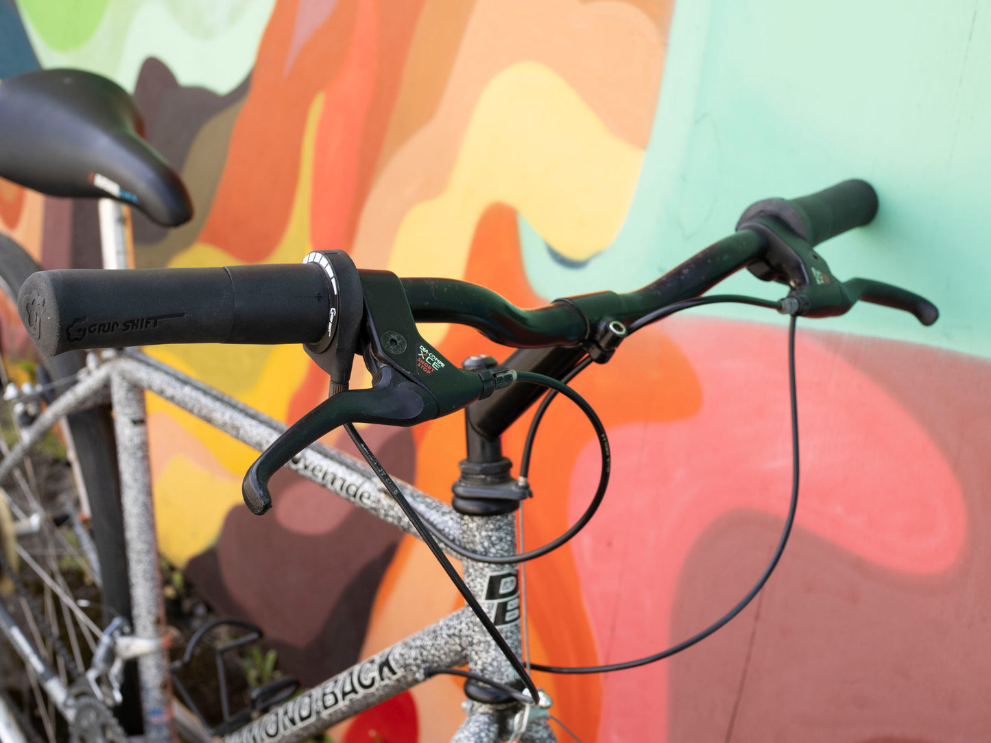 Diamondback Override 90s Hybrid Bike, speckled black & white, 44cm
