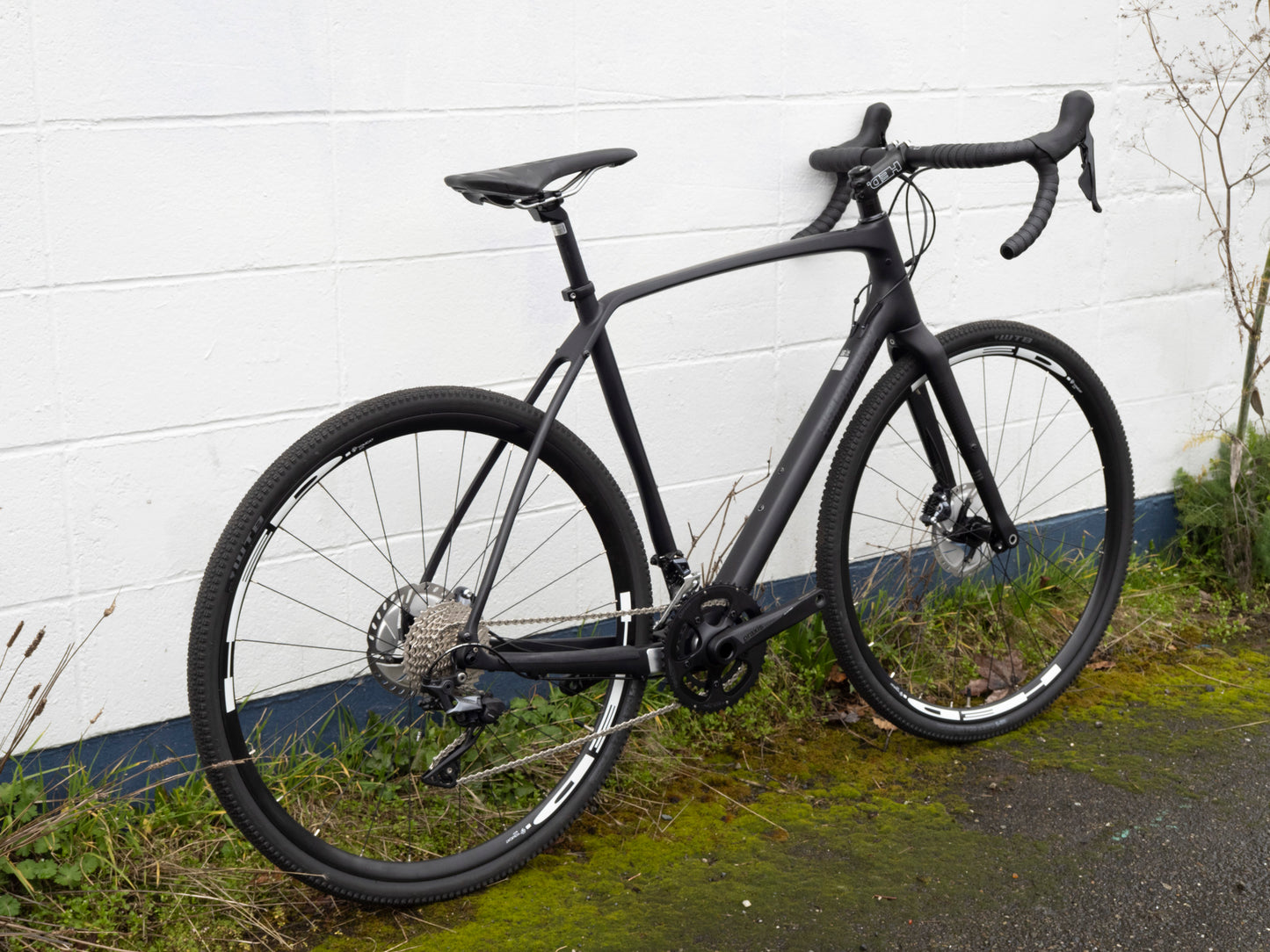2019 Diamondback Haanjo 7C Carbon Fiber Gravel Bike, Matte Black, Large/56cm  (unused display bike)