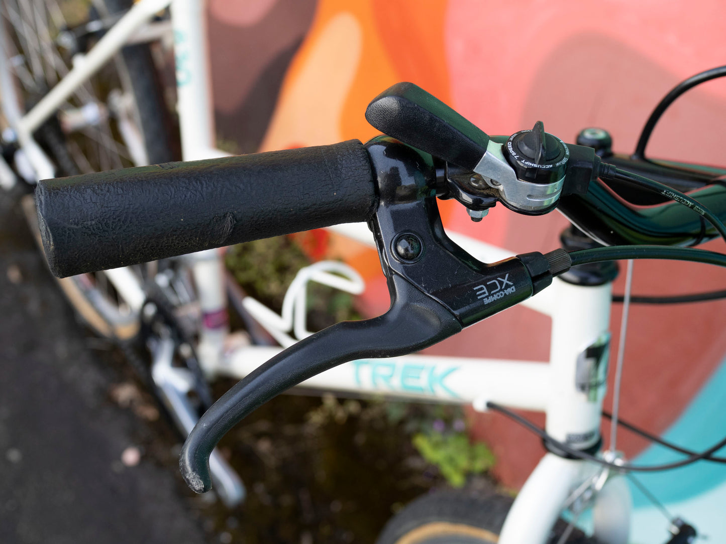 Early 90's Trek Antelope 830 Step-Thru Bike, White & Teal, 46cm