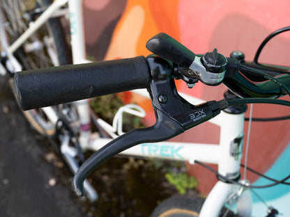 Early 90's Trek Antelope 830 Step-Thru Bike, White & Teal, 46cm