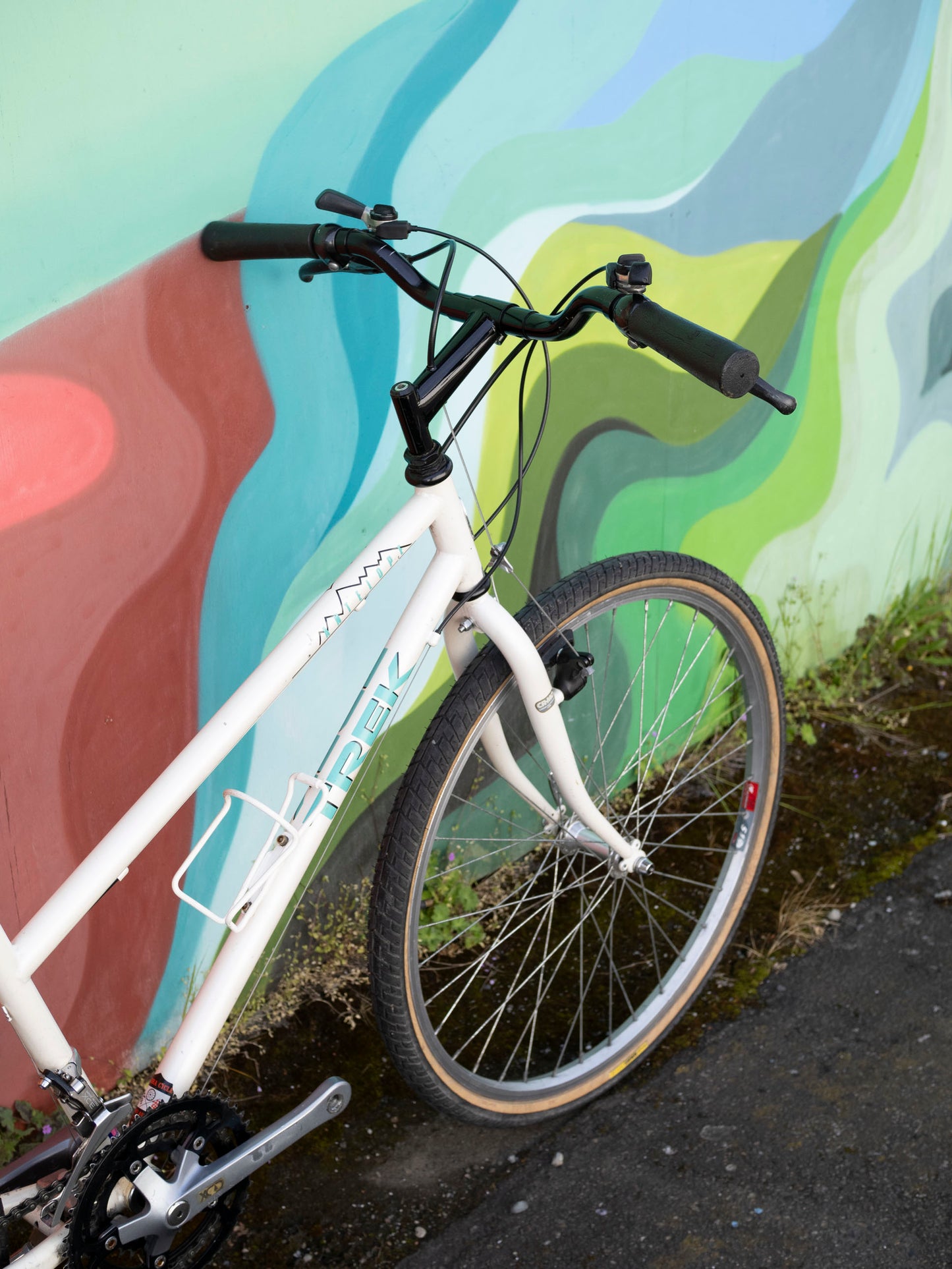 Early 90's Trek Antelope 830 Step-Thru Bike, White & Teal, 46cm