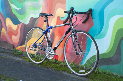 ~2010 Fuji Newest 3.0 aluminum and carbon road bike, Blue/Silver/Black, 46cm/Small