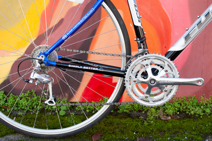 ~2010 Fuji Newest 3.0 aluminum and carbon road bike, Blue/Silver/Black, 46cm/Small