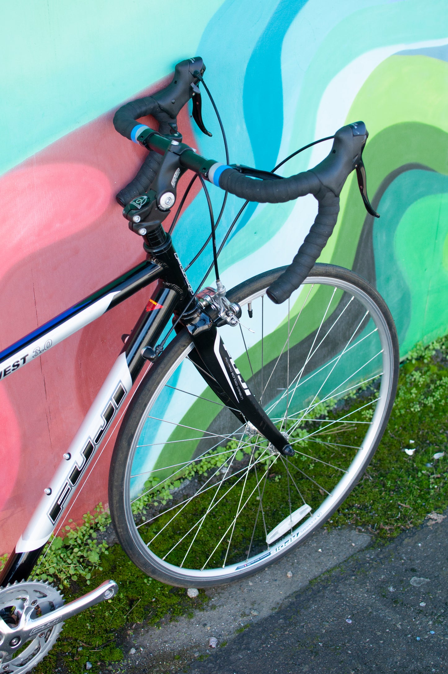 ~2010 Fuji Newest 3.0 aluminum and carbon road bike, Blue/Silver/Black, 46cm/Small