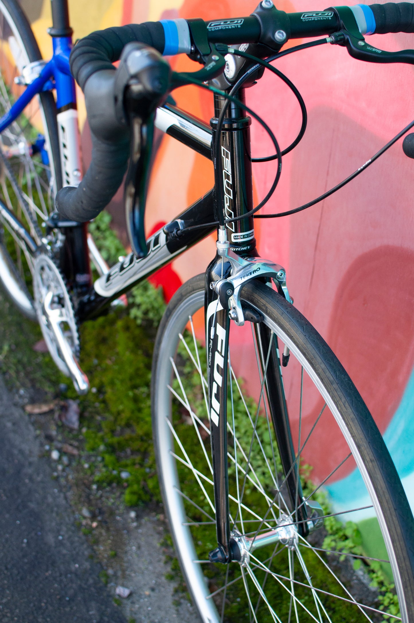 ~2010 Fuji Newest 3.0 aluminum and carbon road bike, Blue/Silver/Black, 46cm/Small
