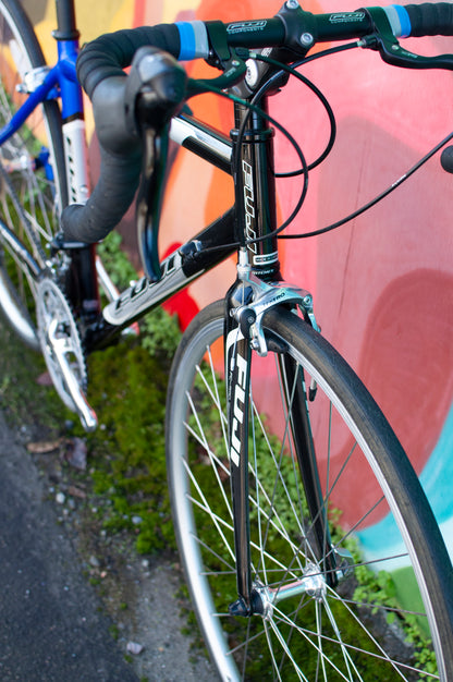 ~2010 Fuji Newest 3.0 aluminum and carbon road bike, Blue/Silver/Black, 46cm/Small