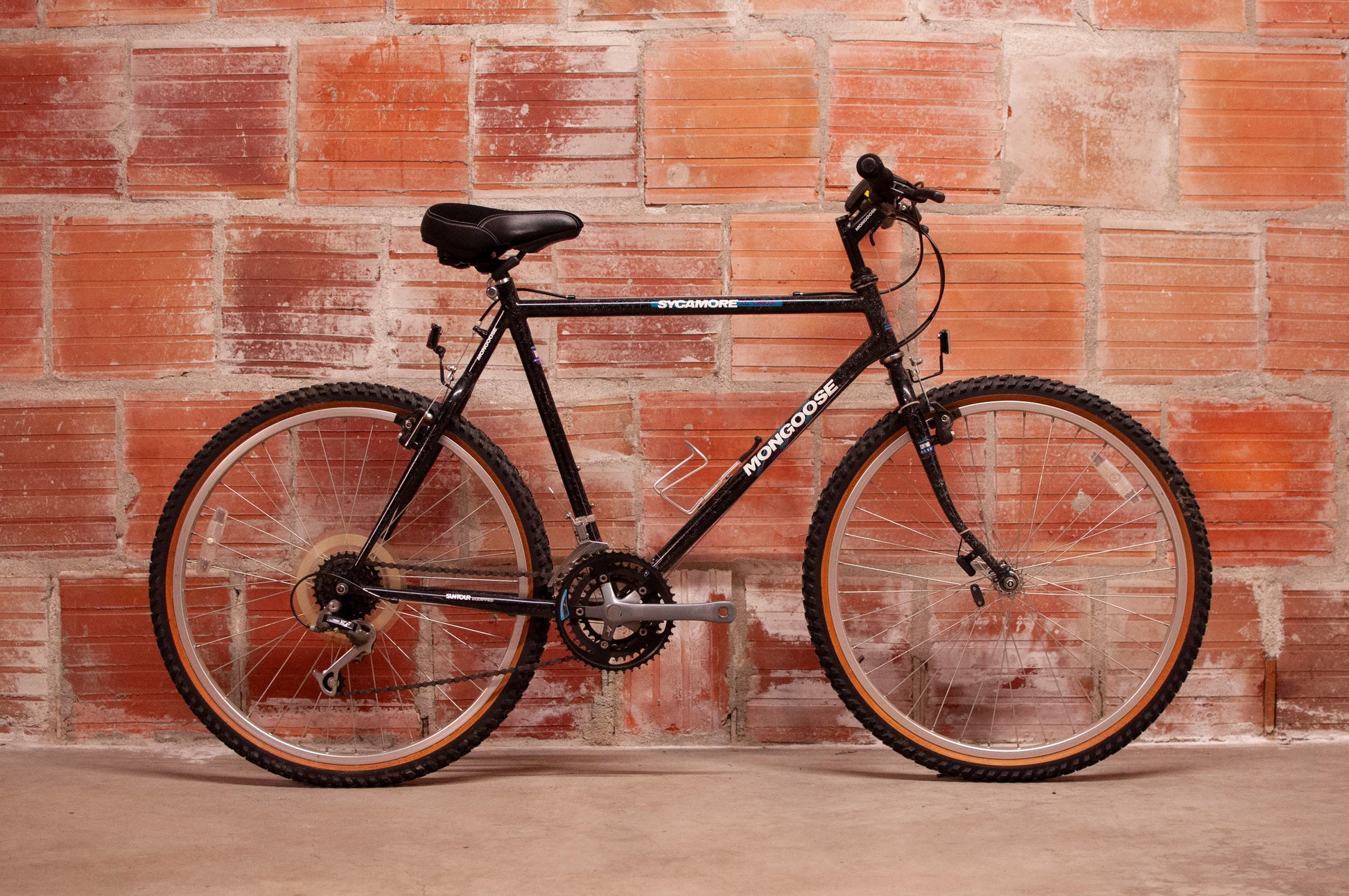 mountainbike tweedehands Mongoose Sycamore All Terrain Vintage rigid MTB, black, 56cm – Cycle & Coffee