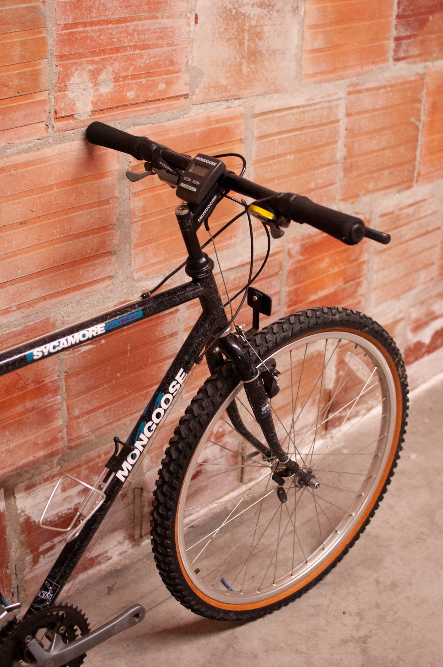 Mongoose Sycamore All Terrain Vintage rigid MTB, black, 56cm