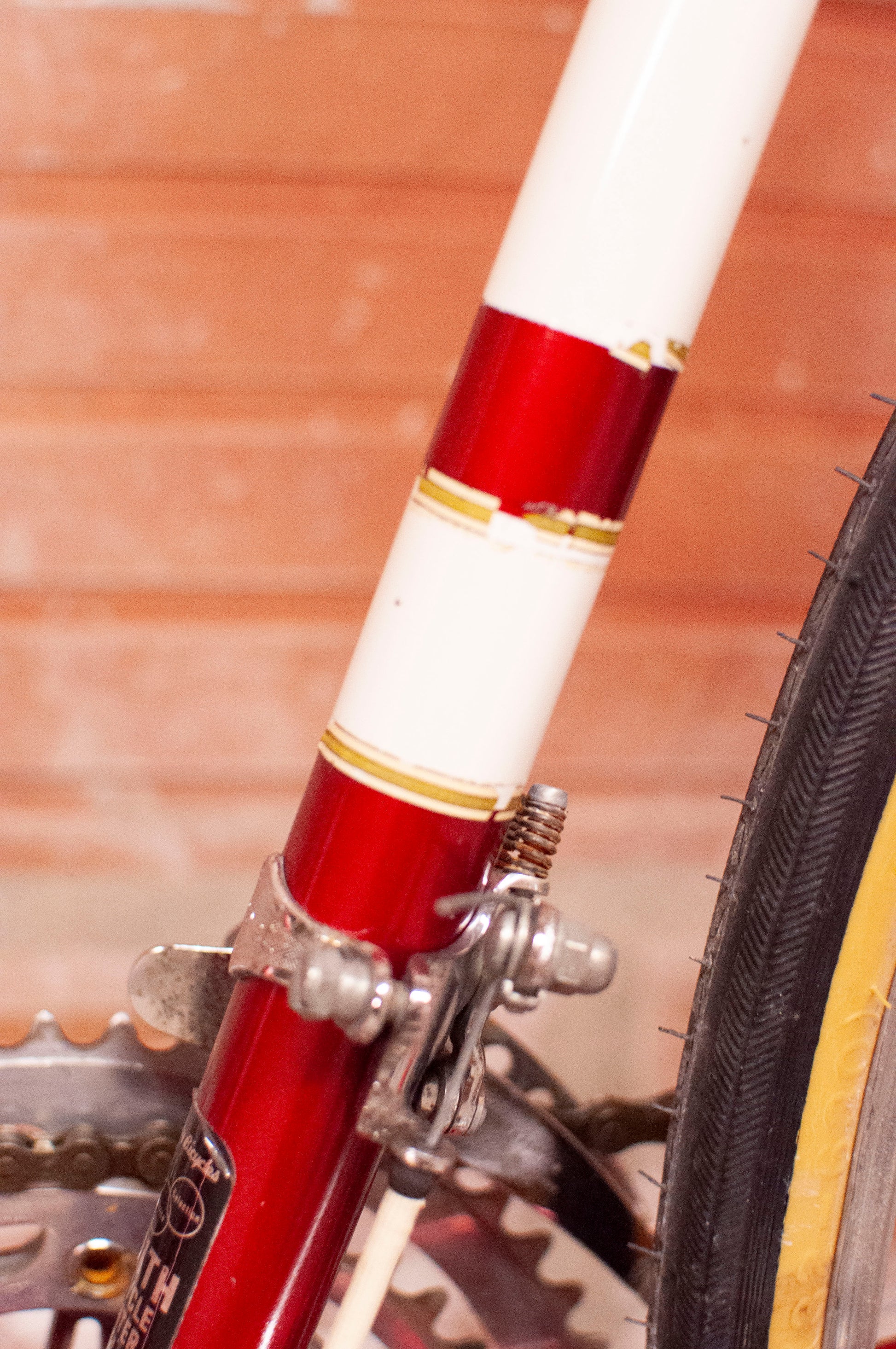 raleigh road bike white