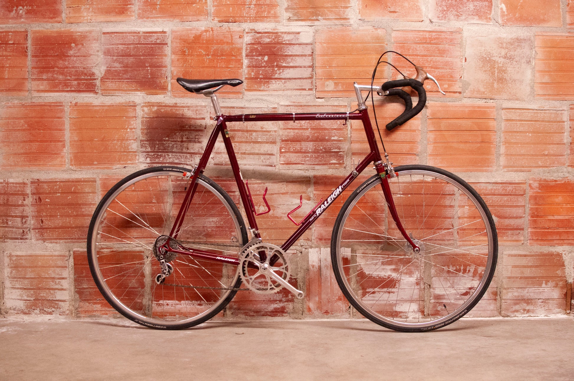 Raleigh Professional Vintage Road Bike Red 63 cm frame