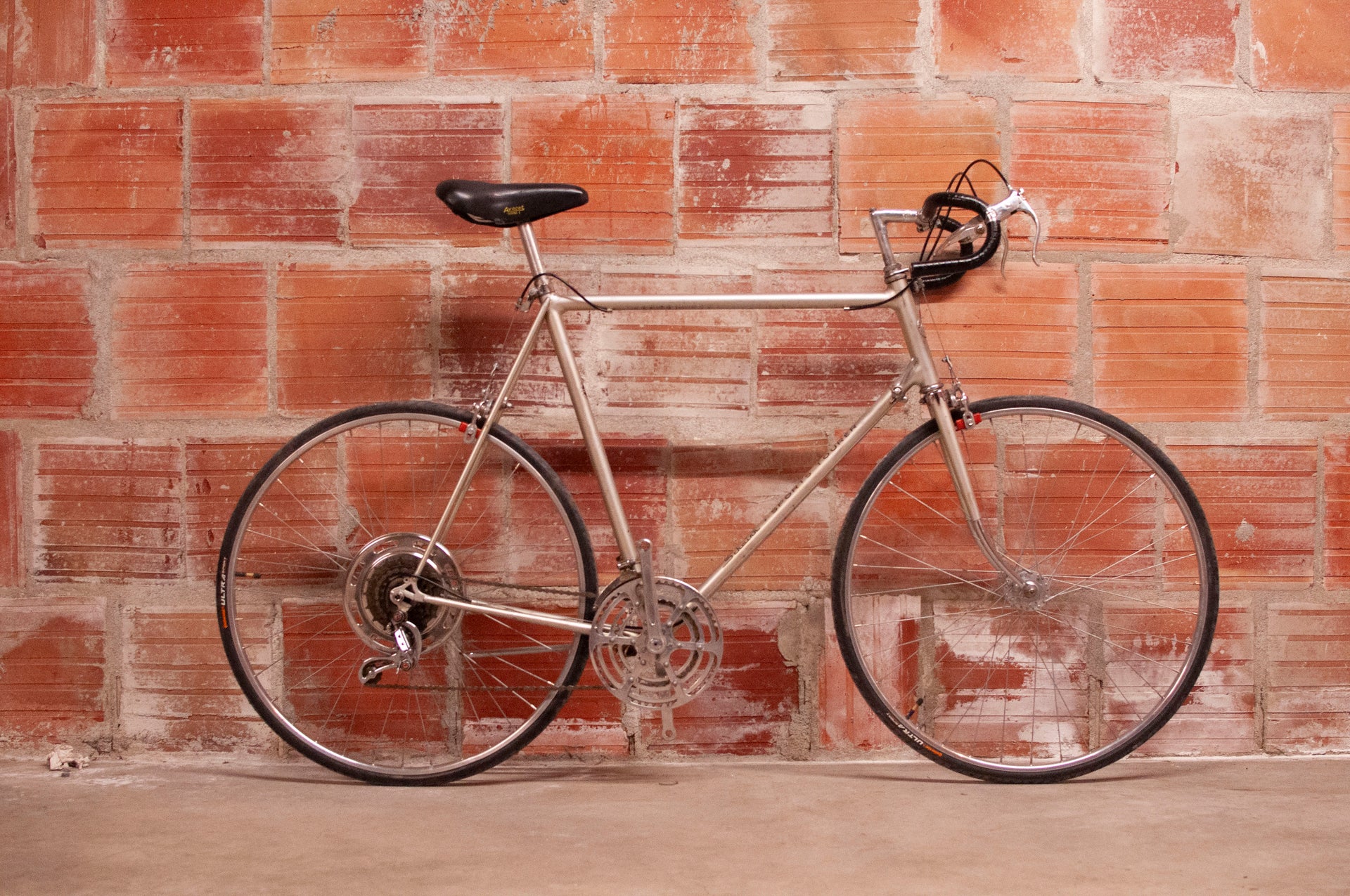 1920 schwinn bicycle Schwinn Sports Tourer - Vintage Road Bike - Silver