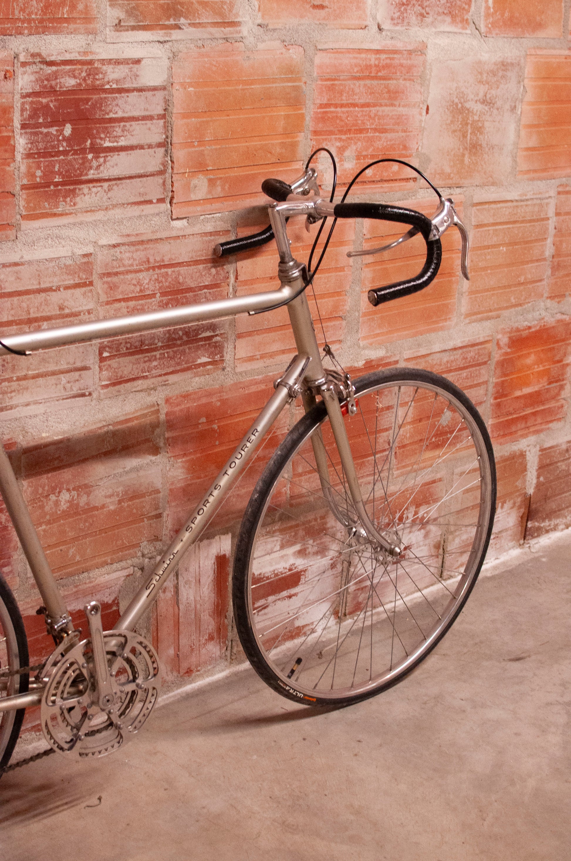 Schwinn Sports Tourer - Vintage Road Bike - Silver
