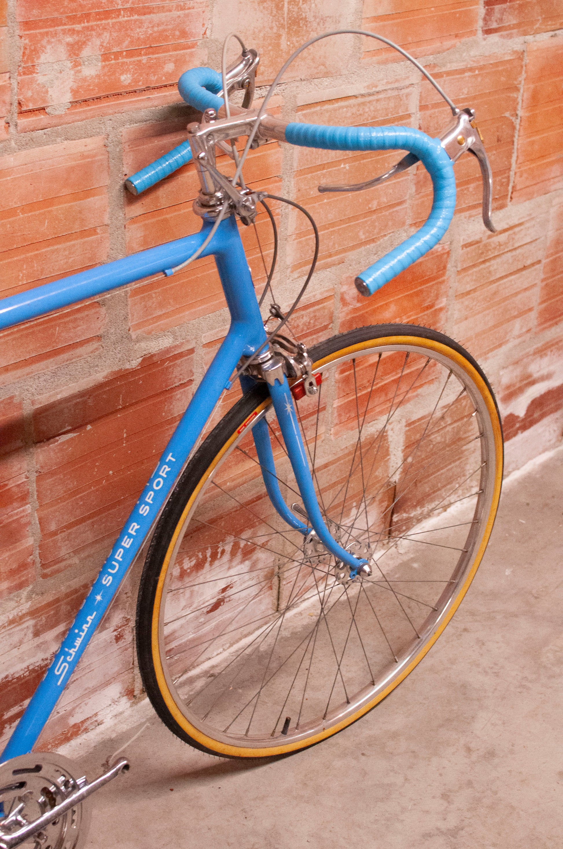 Schwinn Super Sport Vintage Road Bike - 63 cm frame - light blue Cycle & Coffee Schwinn Super Sport Vintage Road Bike - 63 cm frame - light blue Cycle & Coffee