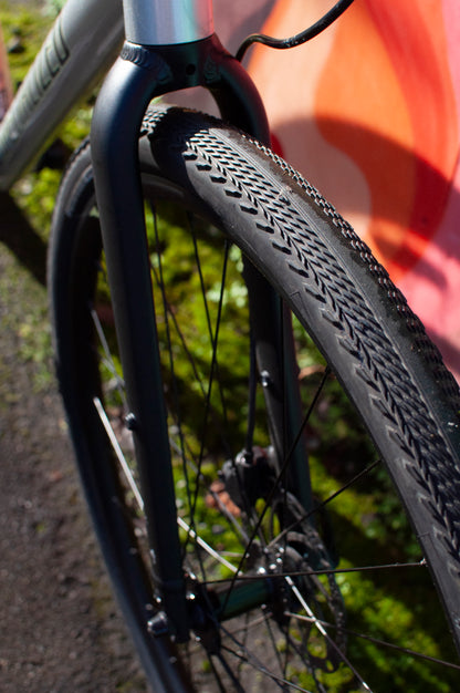 2022 Specialized Sirrus X 3.0 flat bar hybrid bike, Reflective Silver, XS