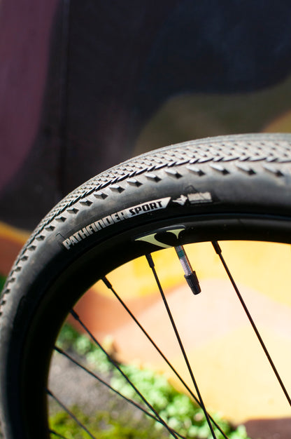 2022 Specialized Sirrus X 3.0 flat bar hybrid bike, Reflective Silver, XS