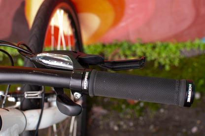 2019 Specialized Sirrus flat bar hybrid bike, White, Women's XS