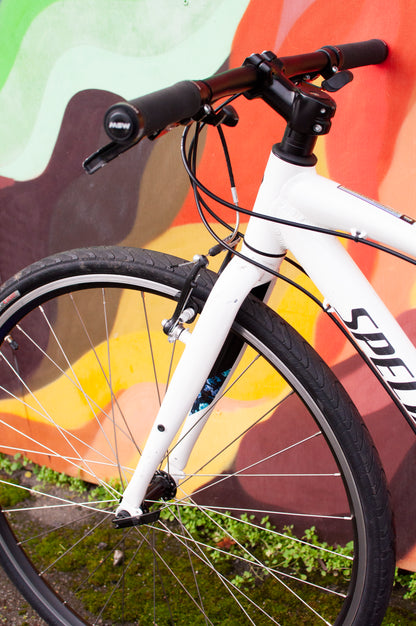 2019 Specialized Sirrus flat bar hybrid bike, White, Women's XS