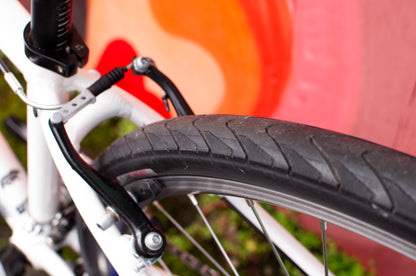 2019 Specialized Sirrus flat bar hybrid bike, White, Women's XS